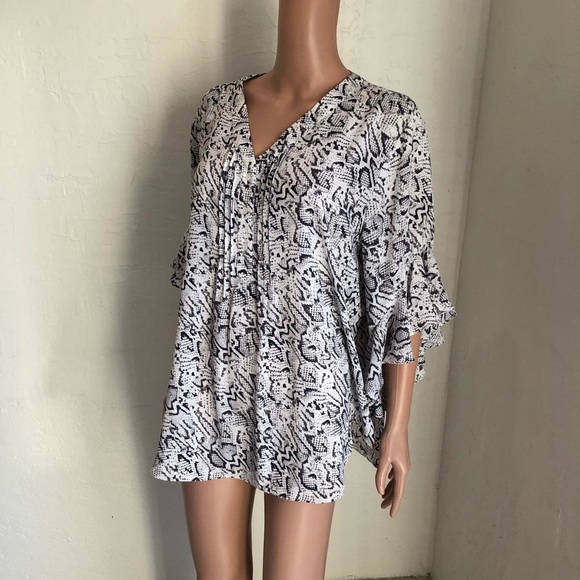 Vince Camuto White/Gray Snake Skin Animal Print Blouse Shirt Women’s Size XL - Picture 5 of 16